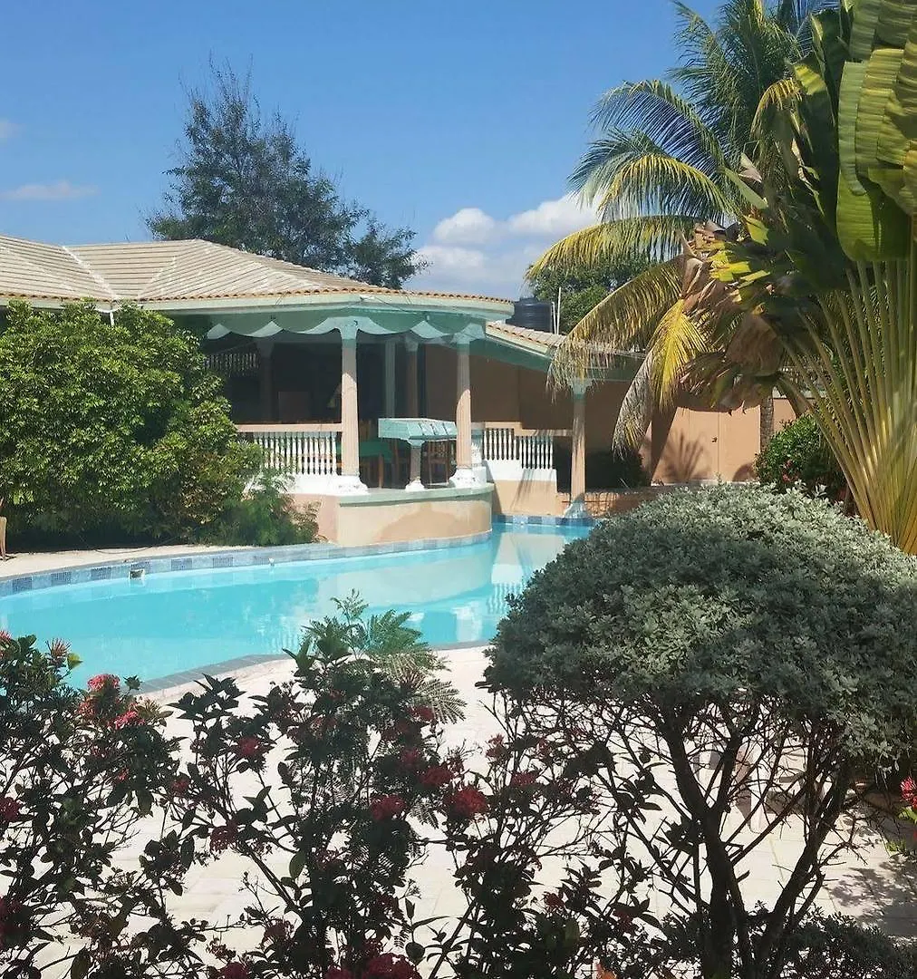 Mirebalais Wozo Plaza Hotel 2*,  האיטי