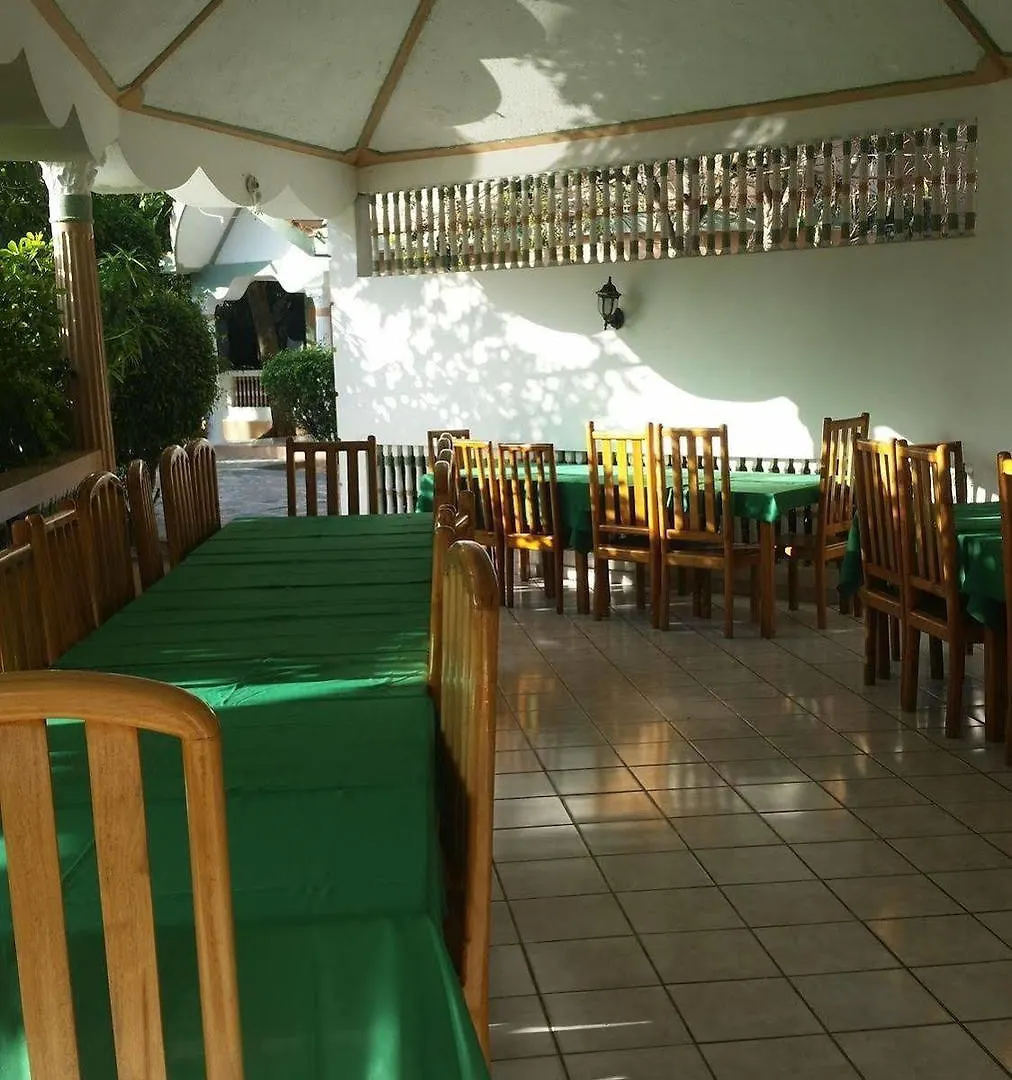 Wozo Plaza Hotel Mirebalais 海地